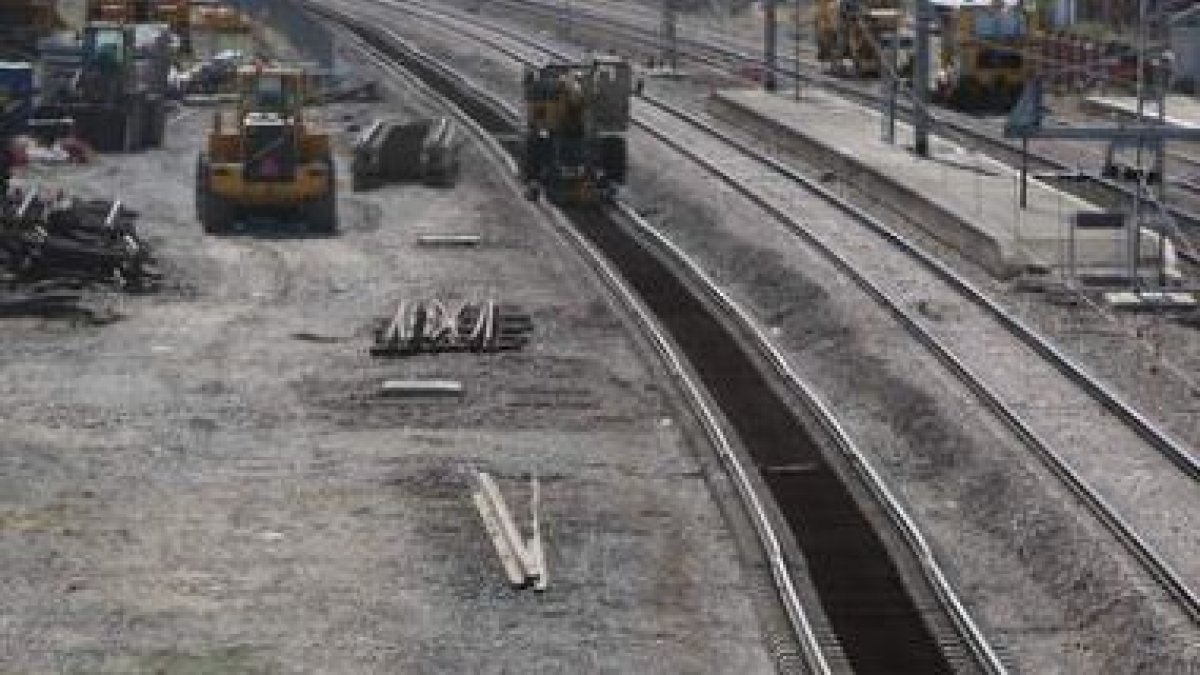 Todos los tramos del corredor noroeste de alta velocidad hasta León están en marcha.