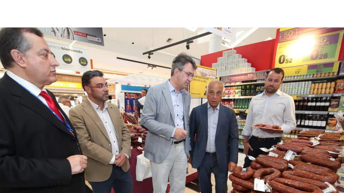 Momento de la inauguración promocional de ayer. RAMIRO