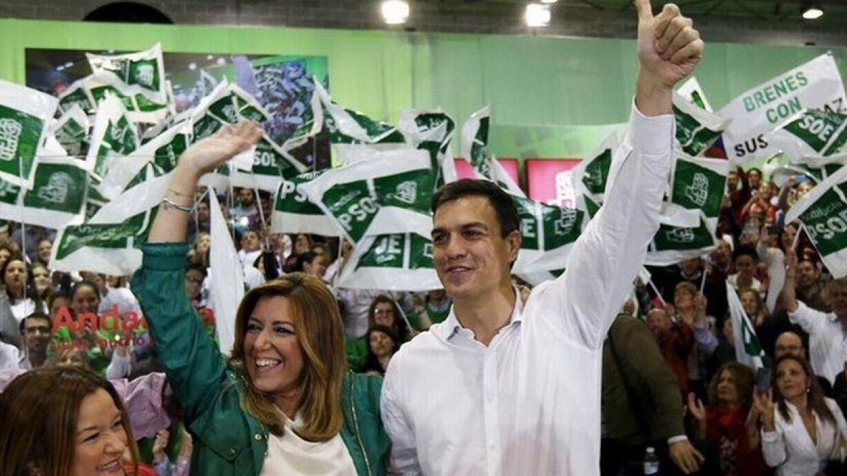 Susana Díaz y Pedro Sánchez, en un acto de la campaña electoral andaluza, el pasado 20 de marzo, en Sevilla.