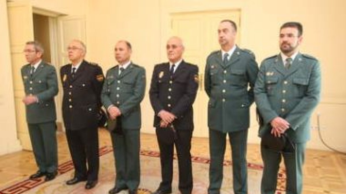 Álvarez, Toriello De la Fuente, Alejo, Martín, Cortés, Toriello Cristiano y Fernández, ante el Centr
