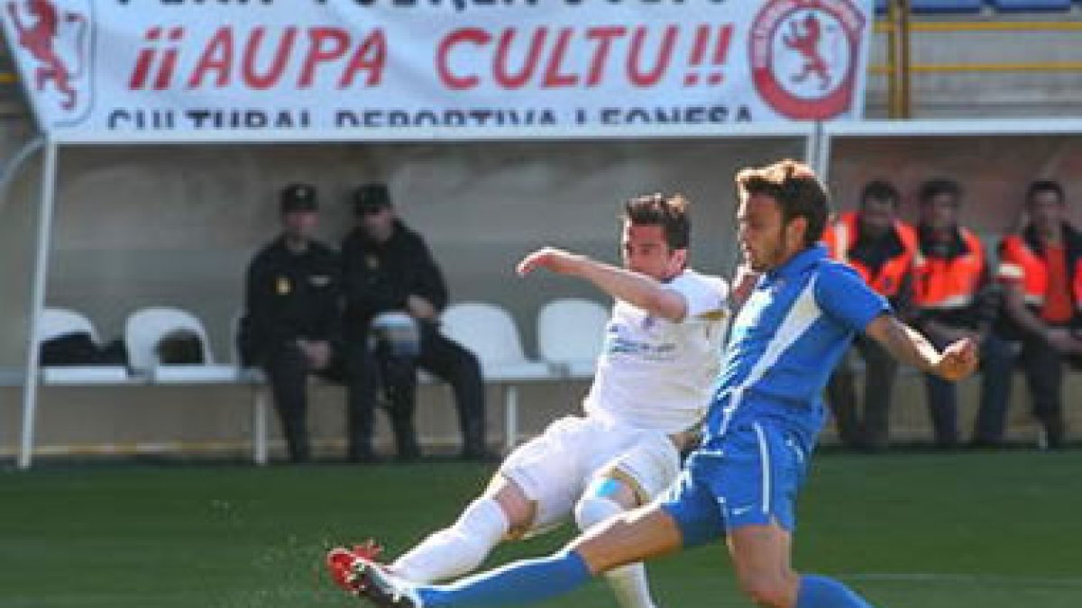 Momento en el que Mena marca su primer gol, el que suponía el empate en el marcador.