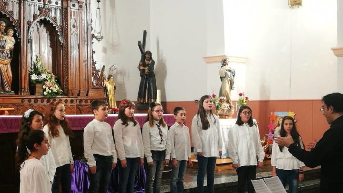la robla coro_12092775_med