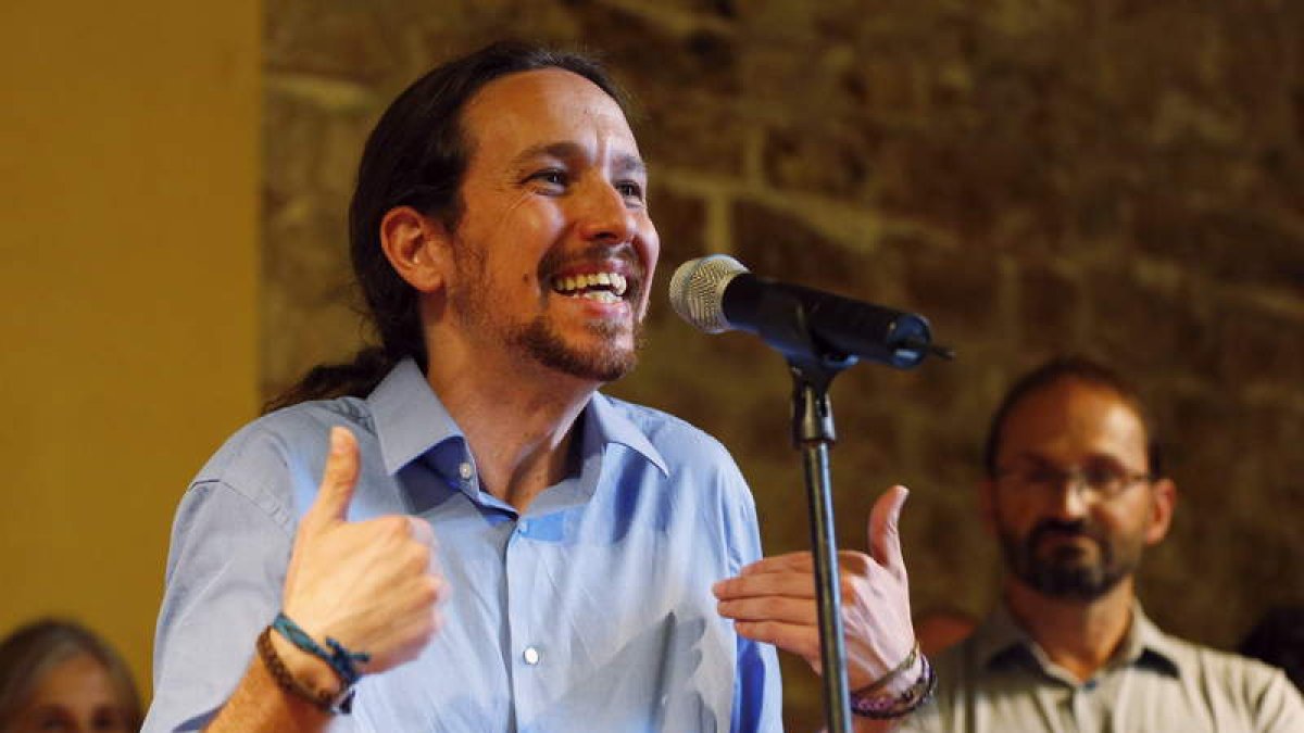 Manifiestan que en otras formaciones no se alcanza la participación de Podemos.