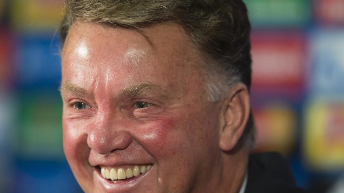 Van Gaal sorprendió a todos diciendo que no pretende retirarse después de que en holanda lo aseguraran.