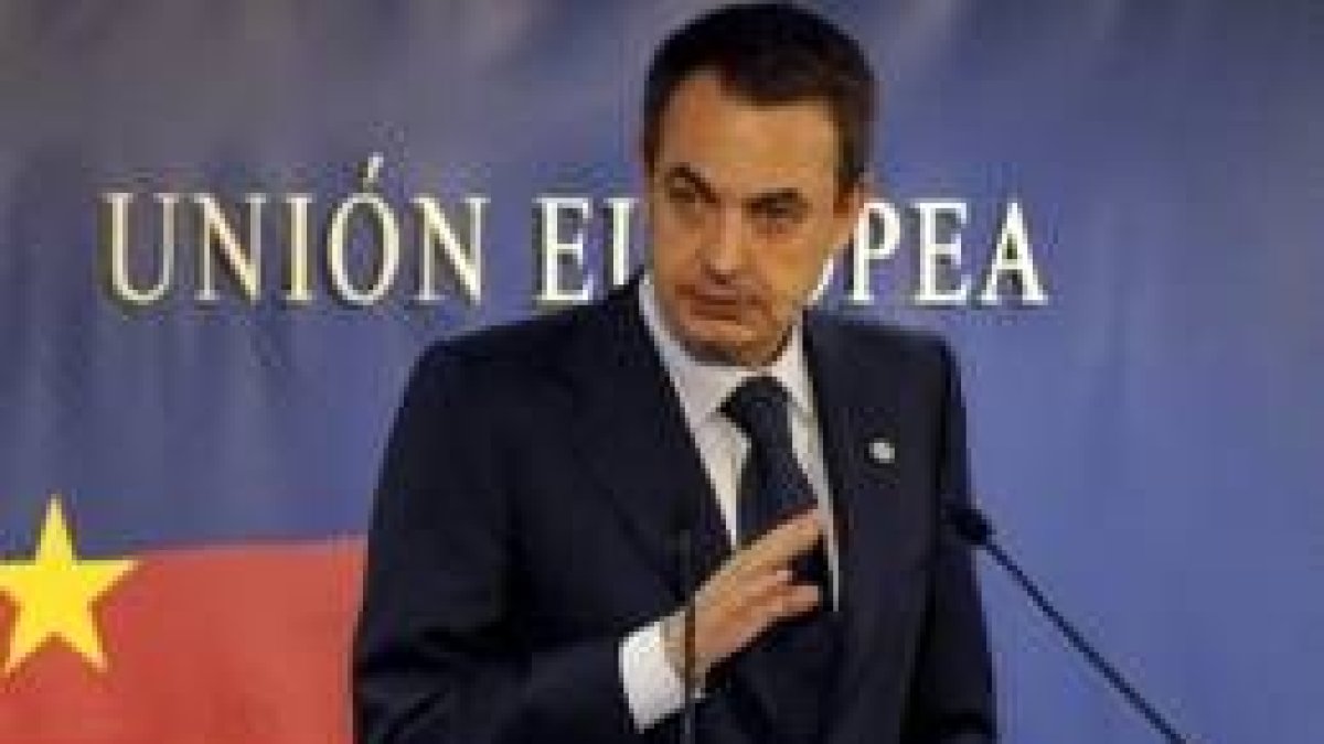 Rodríguez Zapatero ofreció una rueda de prensa tras la cumbre sobre energías renovables en Bruselas