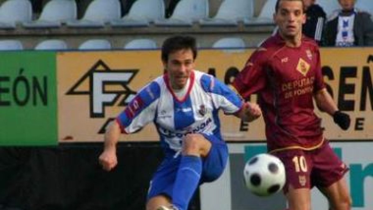 Pepe Alcaide, durante el partido ante el Pontevedra.