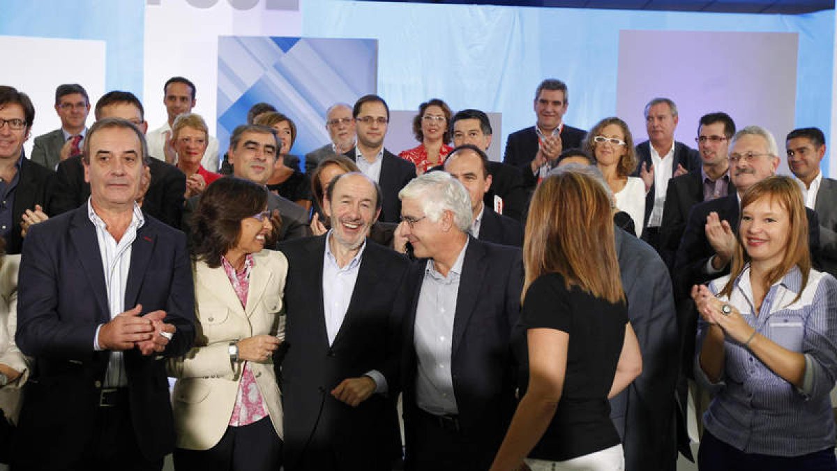 José Antonio Alonso, Rosa Aguilar, Rubalcaba, Barreda, Valenciano (de espaldas) y Pajín.