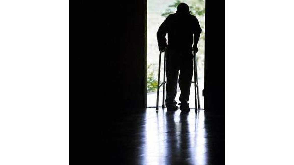 Las enfermedades crónicas afectan más a mayores.