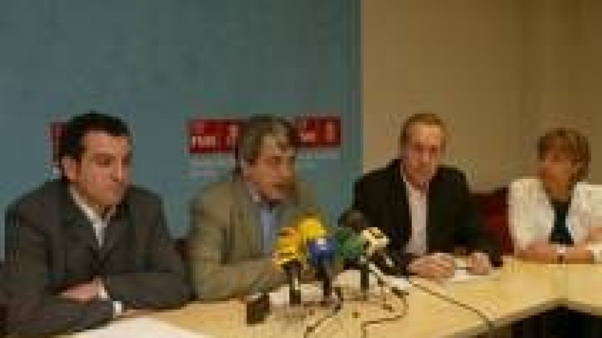 De izquierda a derecha, Nicanor Sen, Miguel Martínez, Antonio Losa e Inmaculada Larrauri