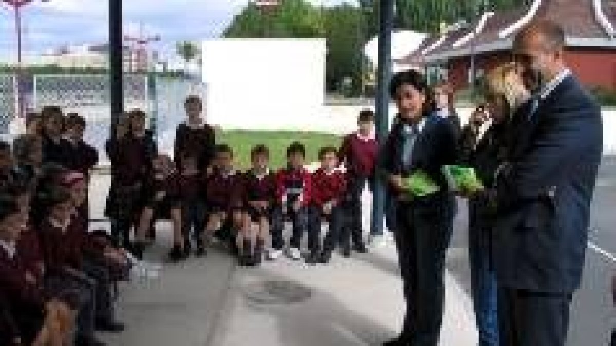Alumnos del Colegio Leonés en el parque de educación vial de Papalaguinda