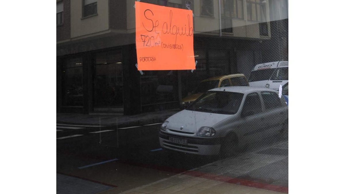 Imagen de archivo de un local comercial en una zona de la capital leonesa. JAVIER QUINTANA