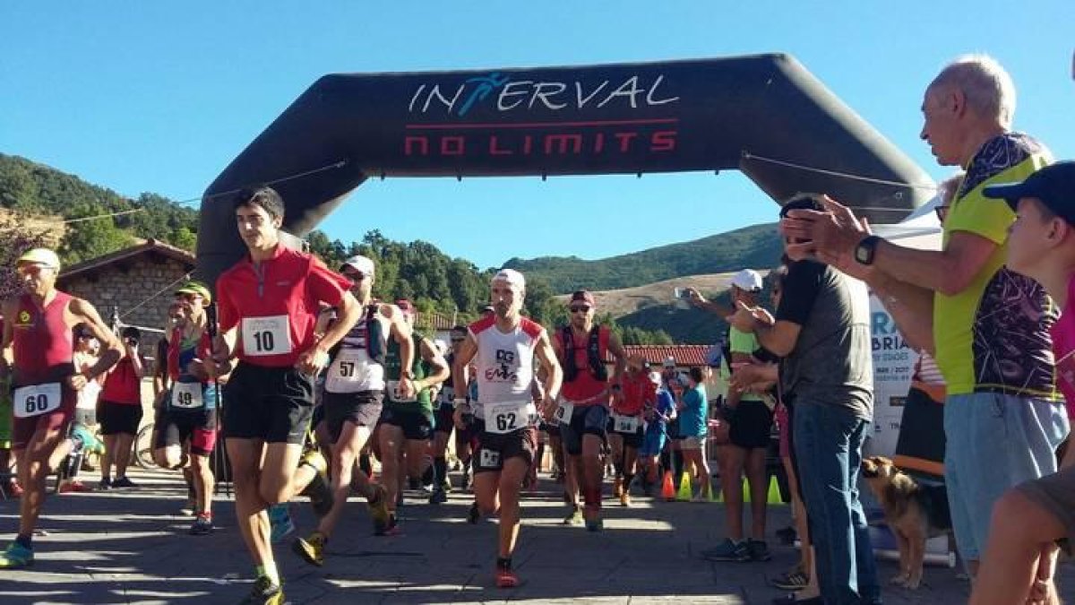 Salida de la Trail Alto Bernesga en la distancia de 22 kilómetros.