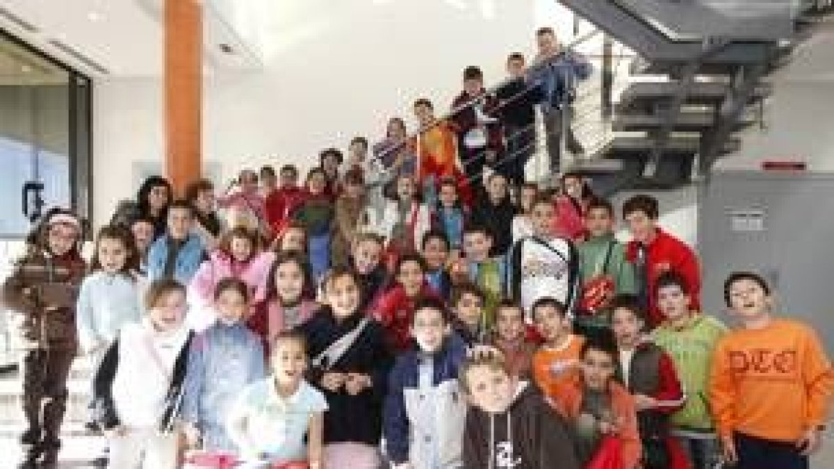 El segundo grupo de Navatejera también posó para la fotografía