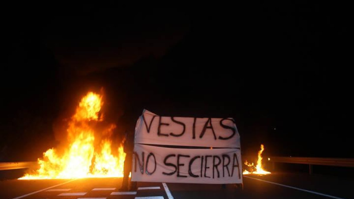 Imagen del corte de la Nacional León-Astorga anoche