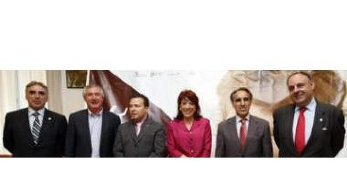 El presidente de la Cámara, los tres alcaldables, Perandones y Rafael Álvarez.
