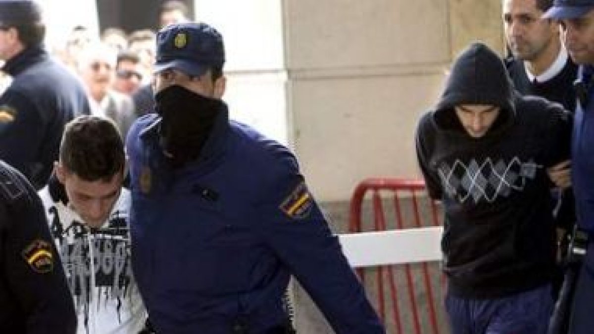 Samuel B.P., el día que fue trasladado al juzgado junto a Miguel C.D.
