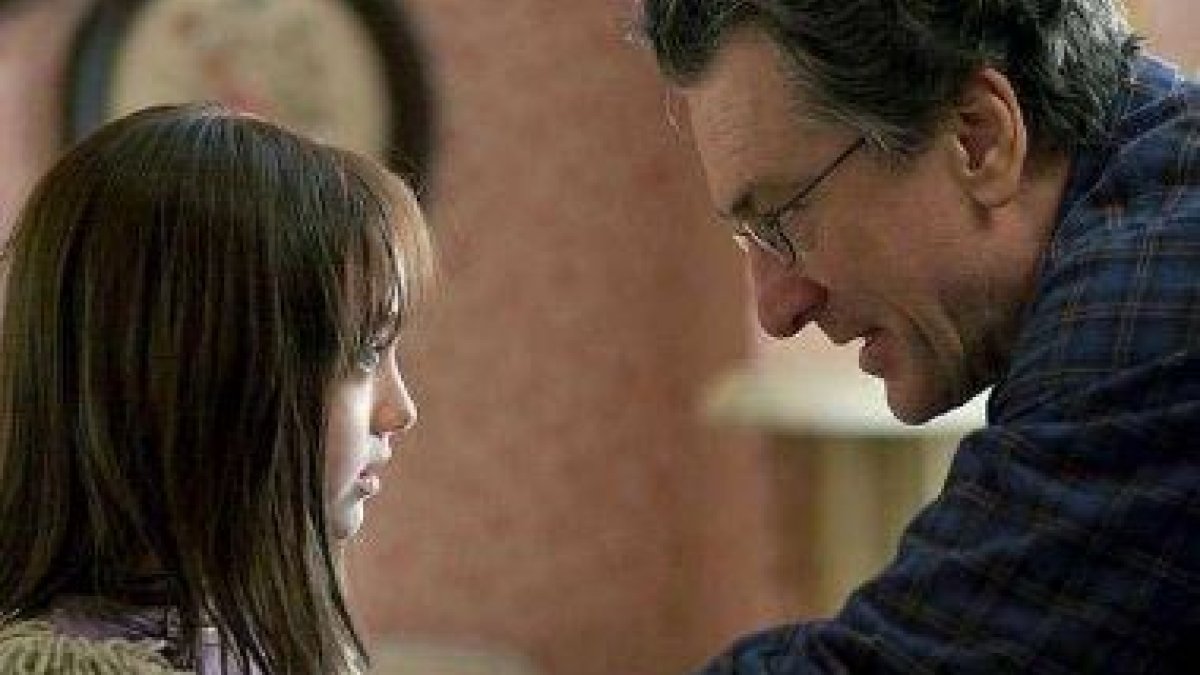 Robert de Niro y Dakota Fanning en una escena de la película