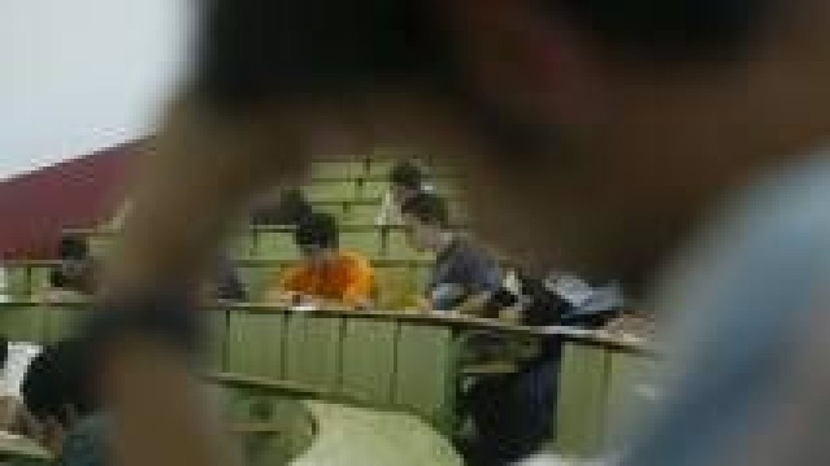 Alumnos de la Universidad de León, durante una clase