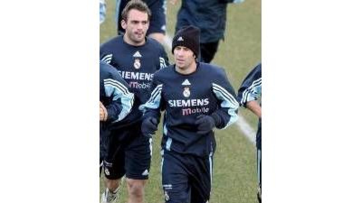 Figo participó en la sesión preparatoria y será de la partida ante el Eibar