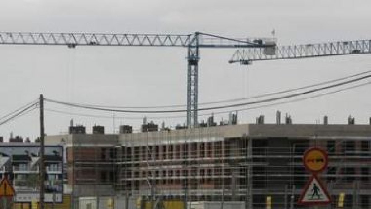 Imagen de archivo de un edificio en construcción.
