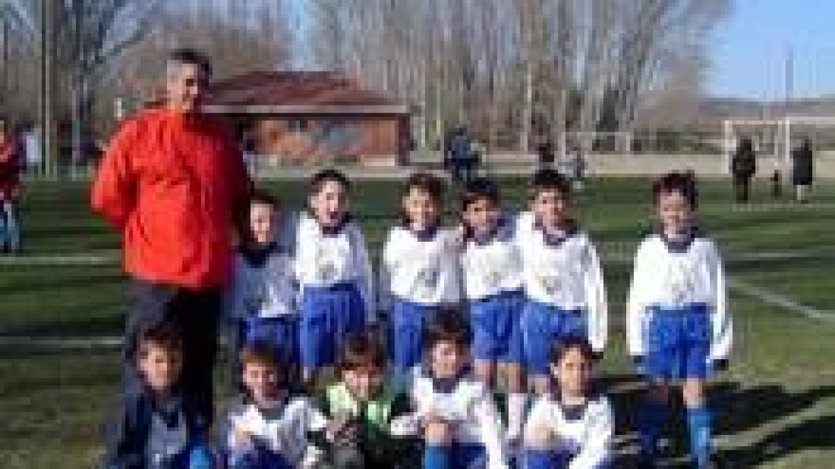 Formación del Casa de Asturias B que milita en la categoría prebenjamín