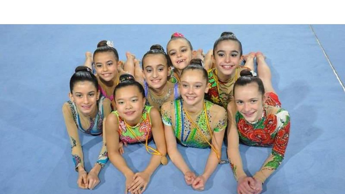Éxito de las gimnastas leonesas en El Toralín tras sus respectivas actuaciones.