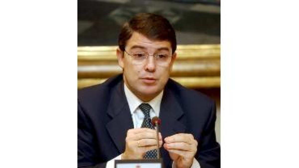 Alfonso Fernández Mañueco, en su comparecencia ayer en el Senado