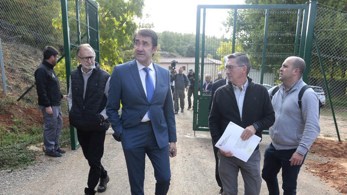 El consejero de Medio Ambiente, Juan Carlos Suárez Quiñones. J. CASARES
