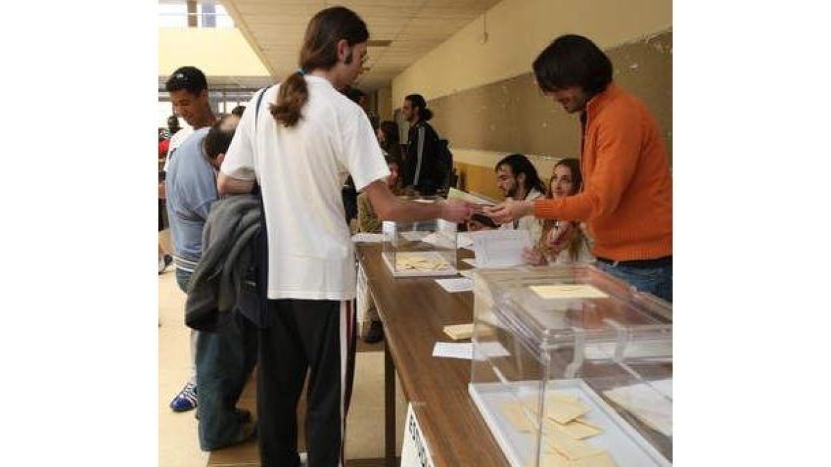 La comunidad universitaria está llamada de nuevo a las urnas en enero