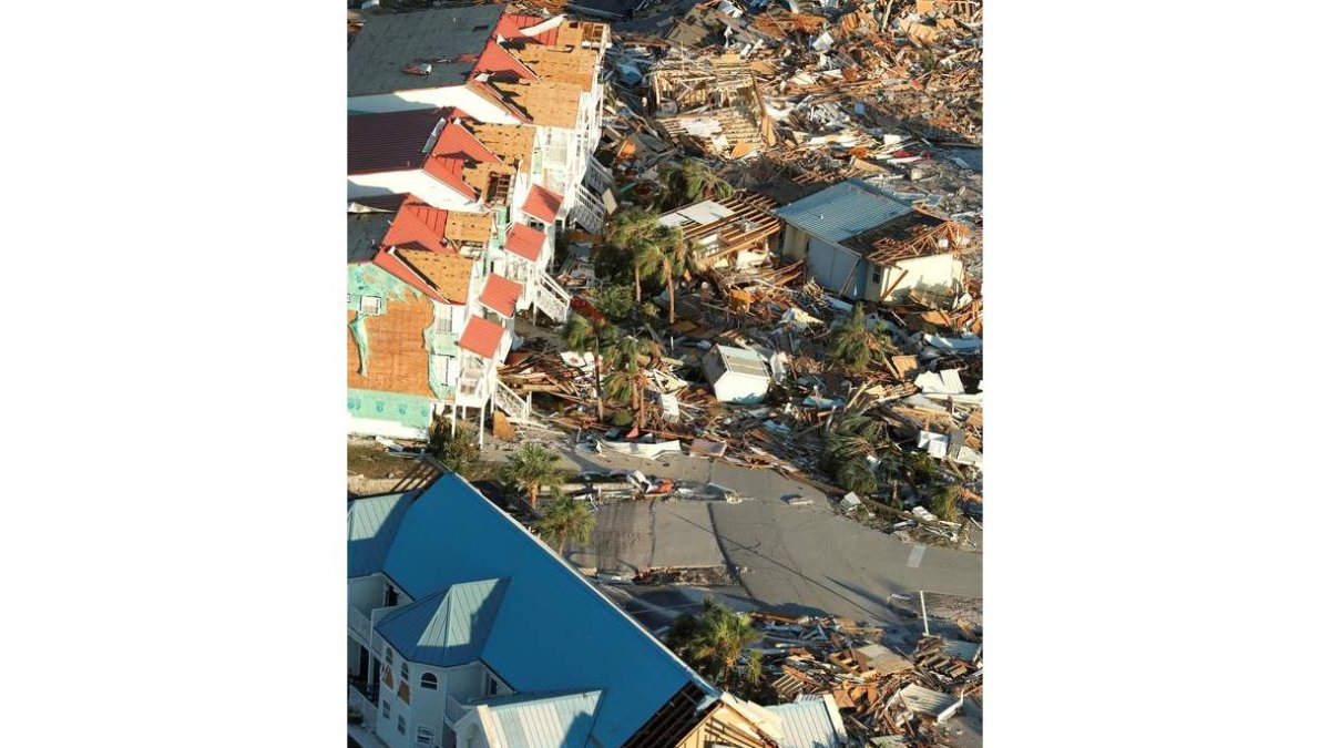 Destrozos originados en Panamá City, Florida. GLENN FAWCETT