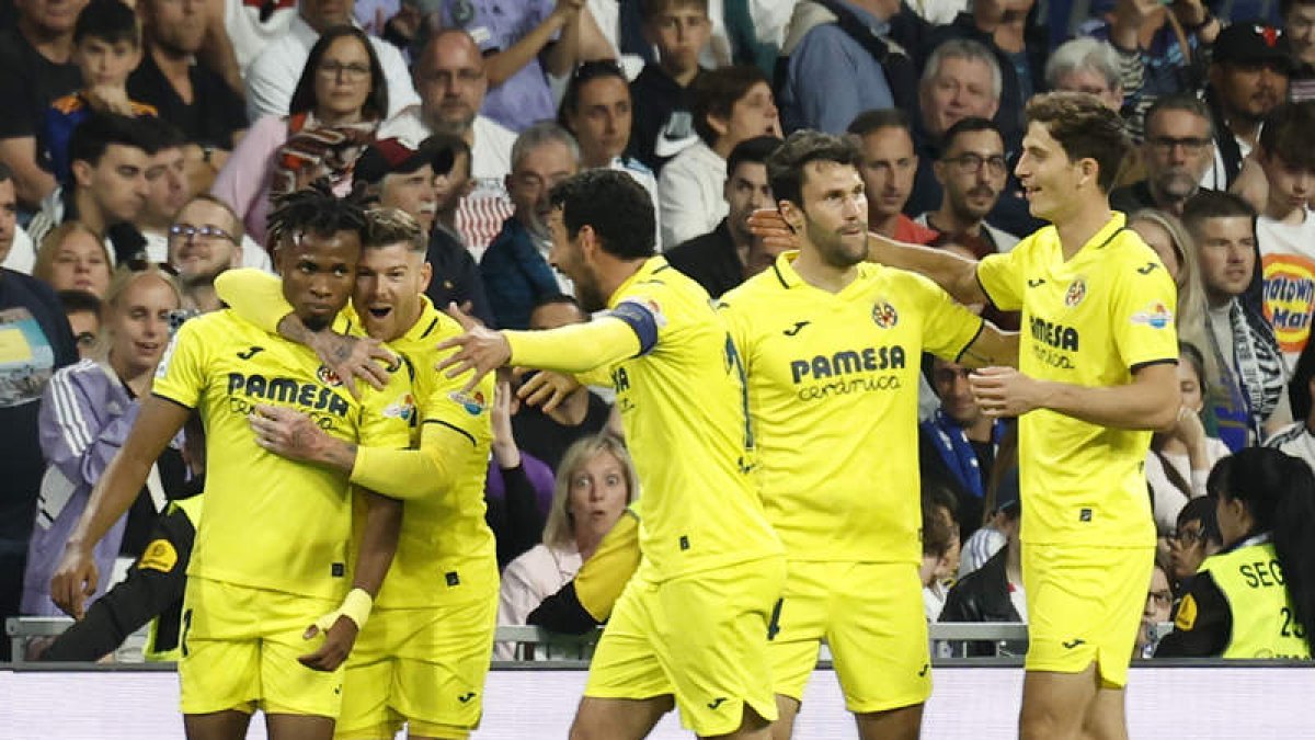 El nigeriano Samu Chukwueze firmó un doblete histórico para el Villarreal en el Santiago Bernabéu. CHEMA MOYA