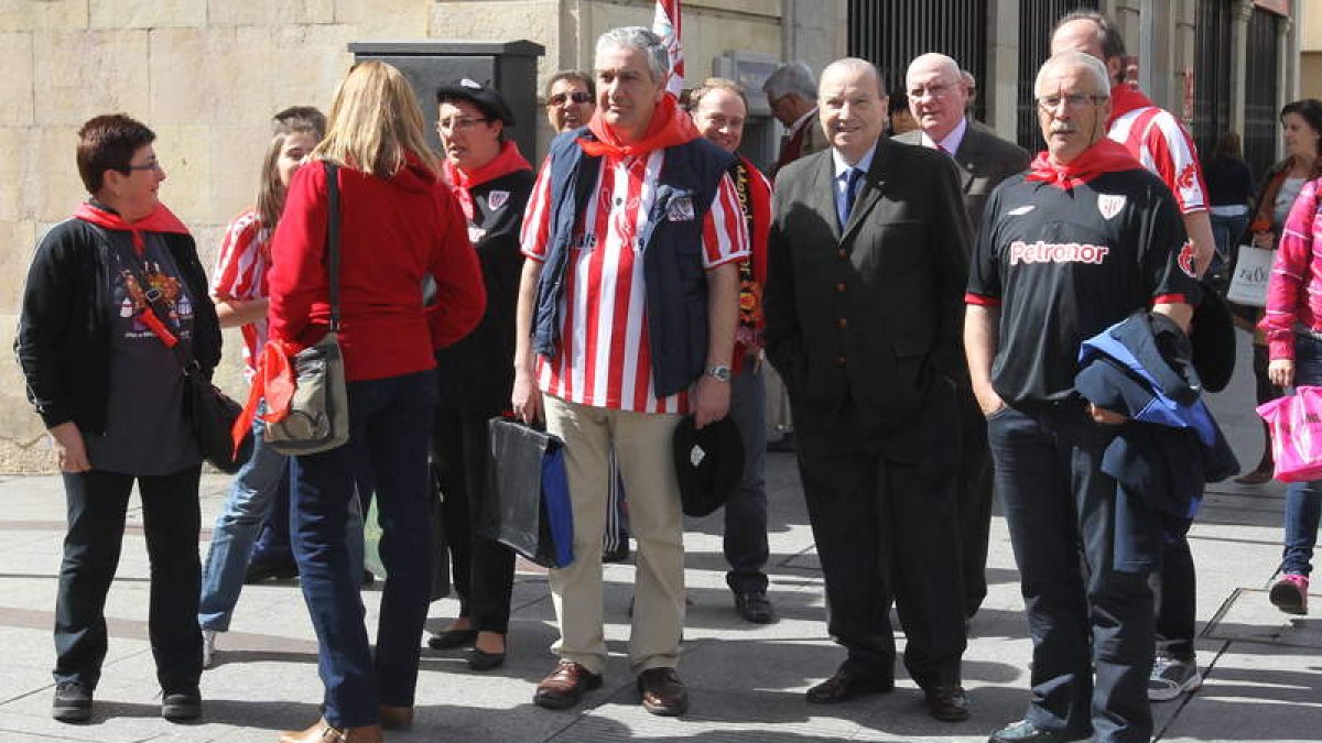 Los aficionados llenaron de color el centro de la capital leonesa.