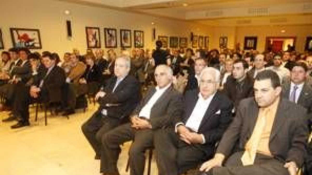 El acto contó con representantes institucionales y del sector del vino