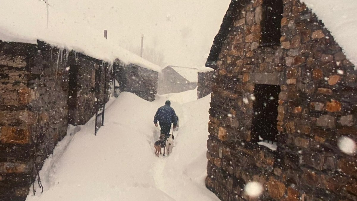 El hombre que ha ganado la batalla judicial en Los Montes de la Ermita en una imagen de su archivo familiar. DL