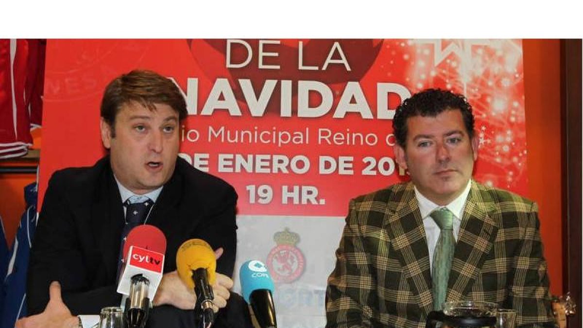Carlos Suárez y Javier Baena, en la presentación del Partido de la Navidad.