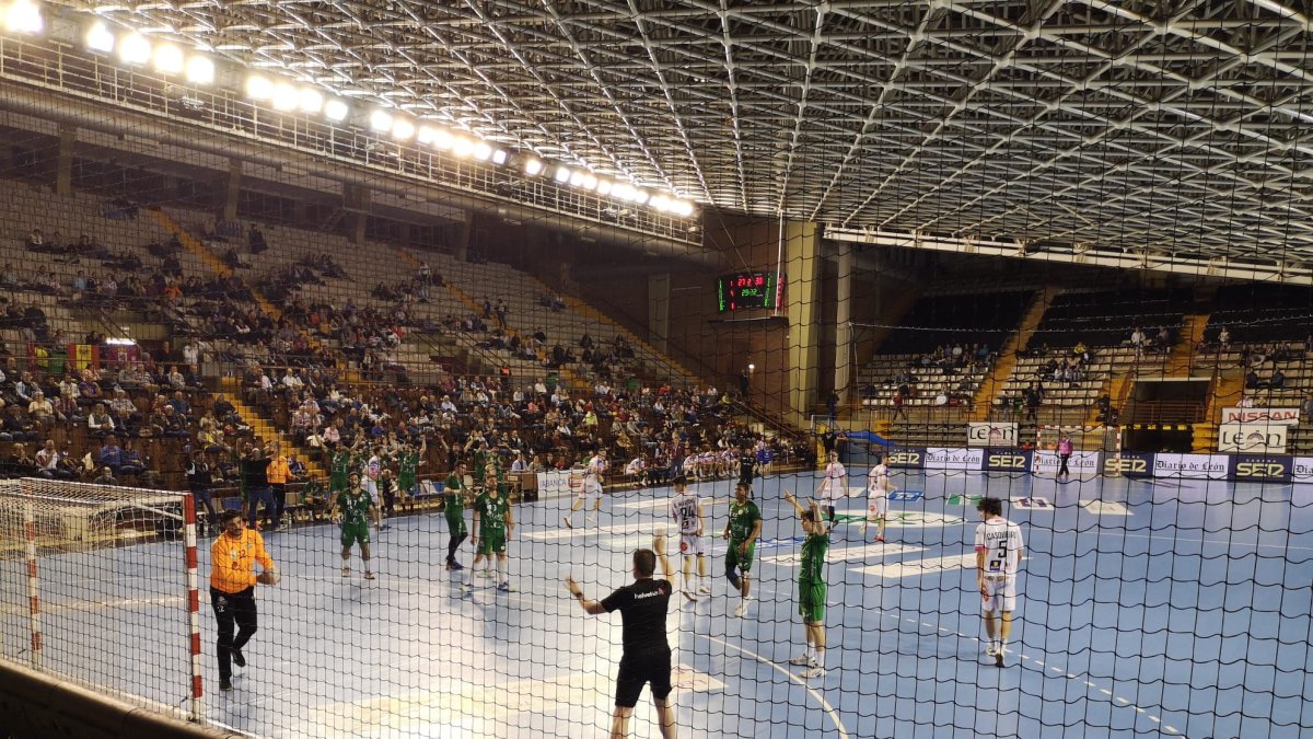 El Ademar sumó una nueva derrota, esta vez en el Palacio frete al Cuenca. RIOJA