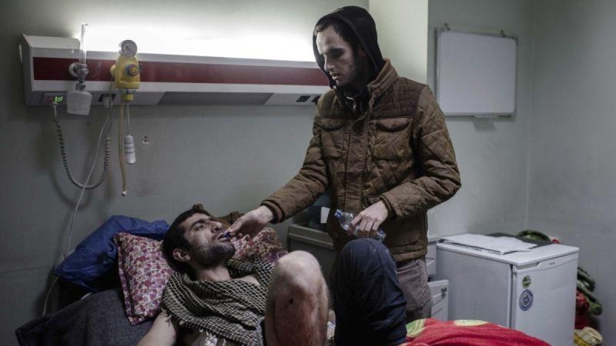 Manhal Ahmed, vecino de Mosul herido en el ataque, se recupera en el hospital de Erbil (Irak).