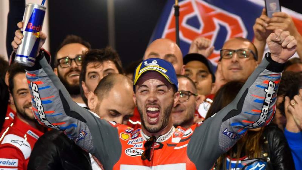 El italiano Andrea Dovizioso logra la primera victoria de la temporada en MotoGP.