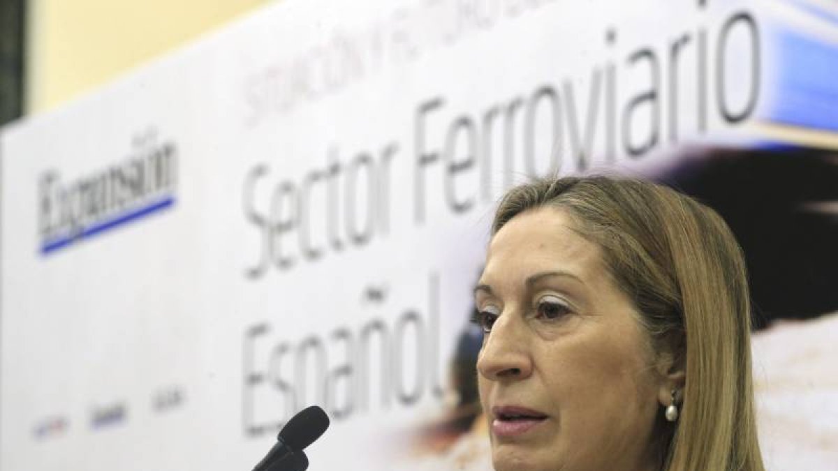 La ministra de Fomento, Ana Pastor.
