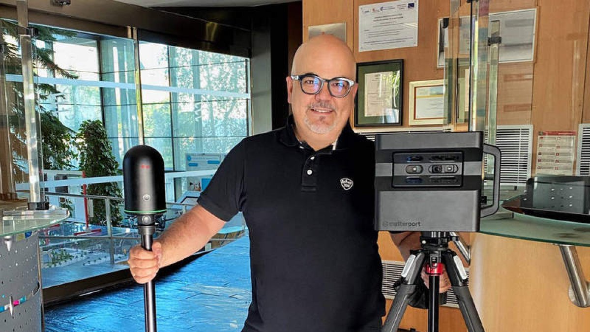 El recorrido virtual abarca las seis plantas y el sótano con las instalaciones energéticas, y ofrece puntos de información con textos y vídeos. dl