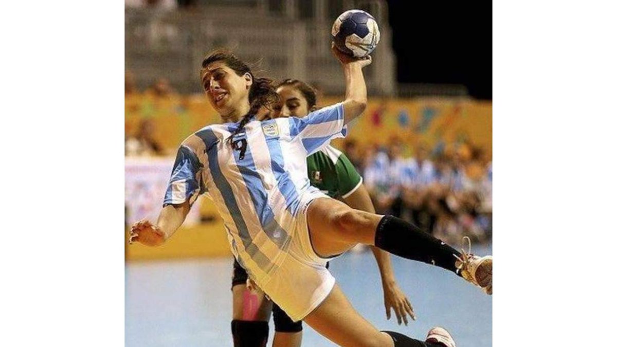 La lateral argentina Luciana Mendoza.