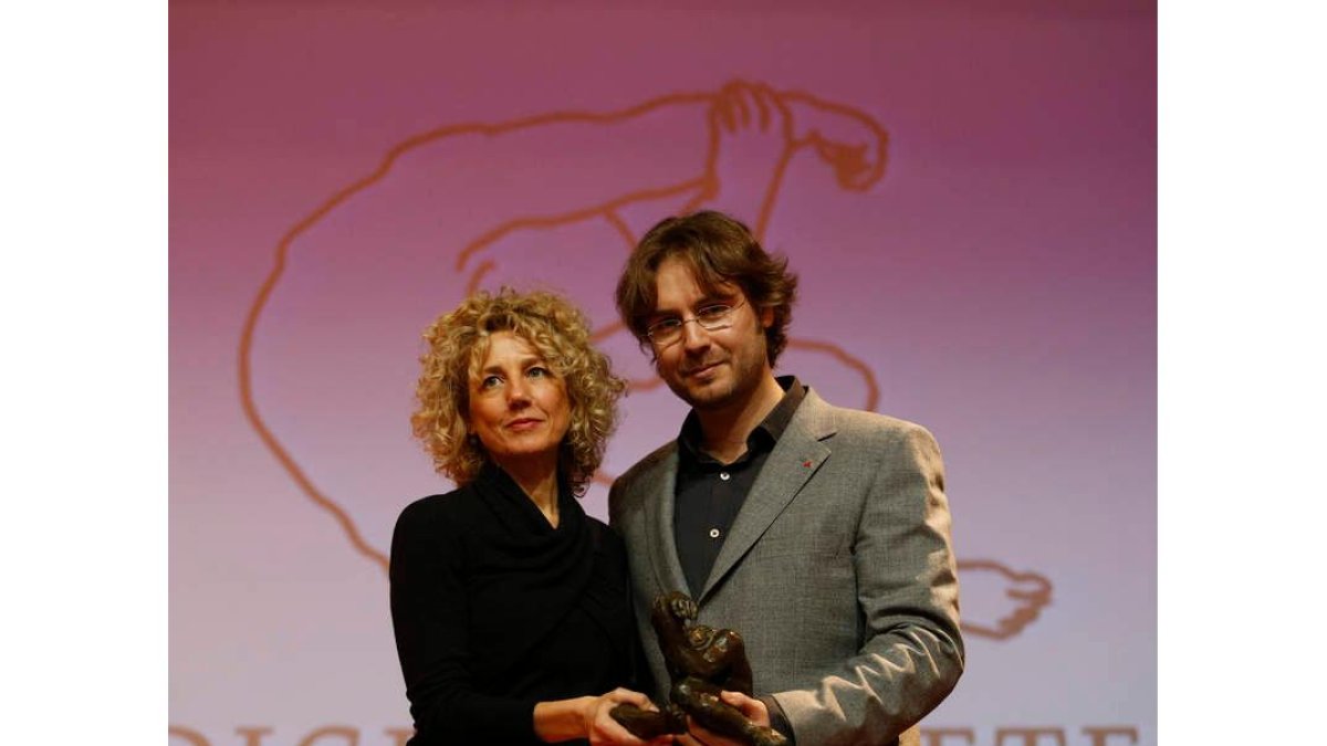 Elena Ramírez recogió ayer el premio Leteo en nombre de Erri de Luca