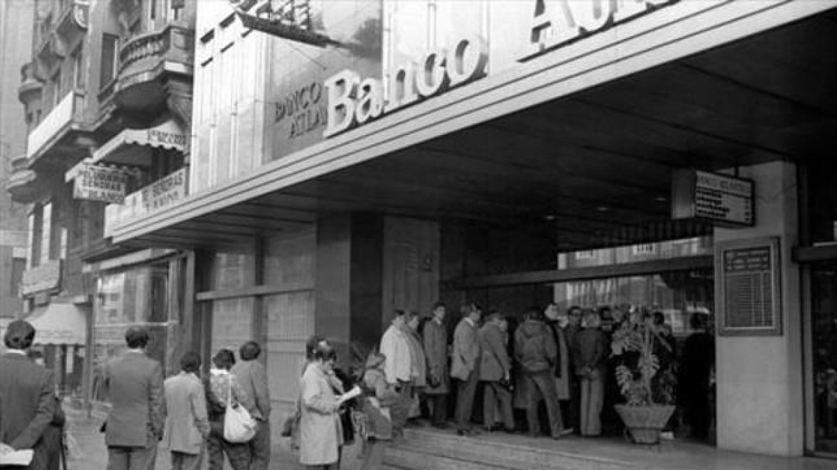 Pánico 8 Cola en el Banco Atlántico en febrero de 1983.