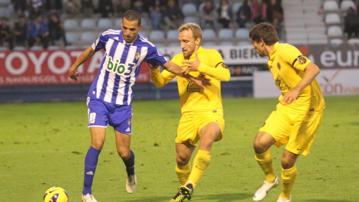 Yuri marcó el tanto de la victoria de la Deportiva en el partido de la primera vuelta.