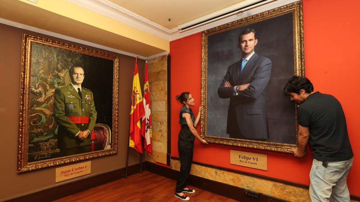 Frente a la apatía de los ayuntamientos, el relevo en el Ponferrada Park se produjo el mismo día de la coronación de Felipe VI.