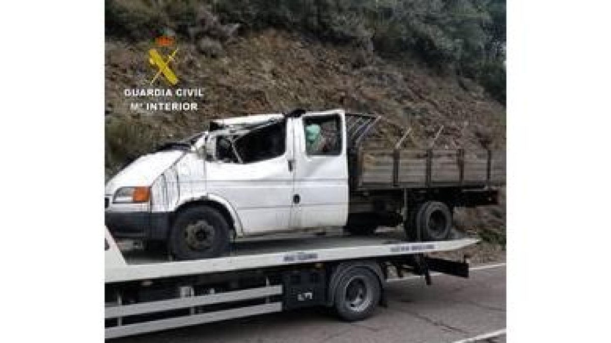 El vehículo tras sufrir el accidente
