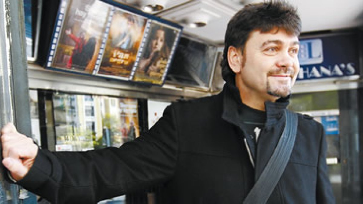 Manuel González ha estrenado su primer largometraje tras el éxito alcanzado con «Manolo Recicla&raqu