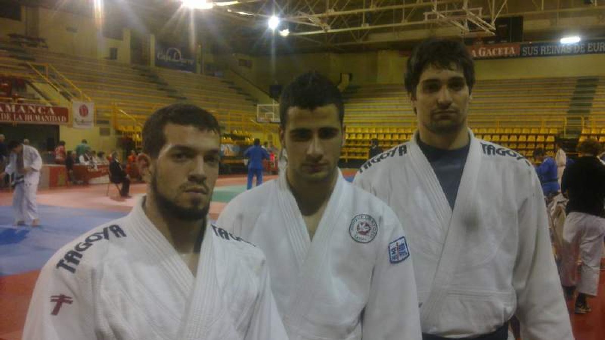 Eduardo Gil, Alejandro Escobar y Álvaro Sánchez, judocas leoneses.