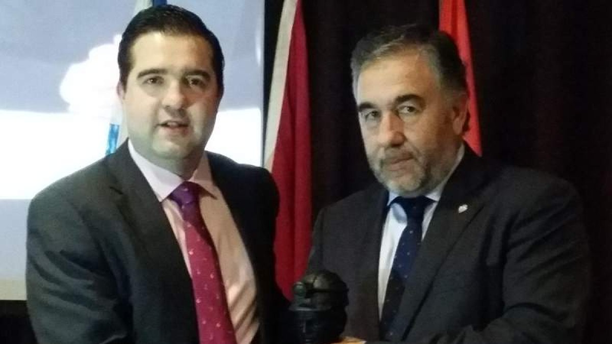 José Fernández Nieto, Silvano, recogiendo su premio.