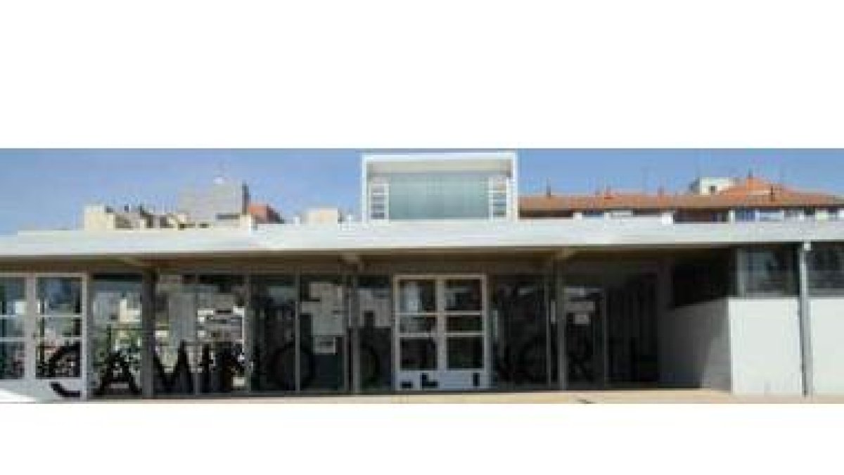 Imagen reciente de la fachada principal del Colegio Camino del Norte, de Eras.